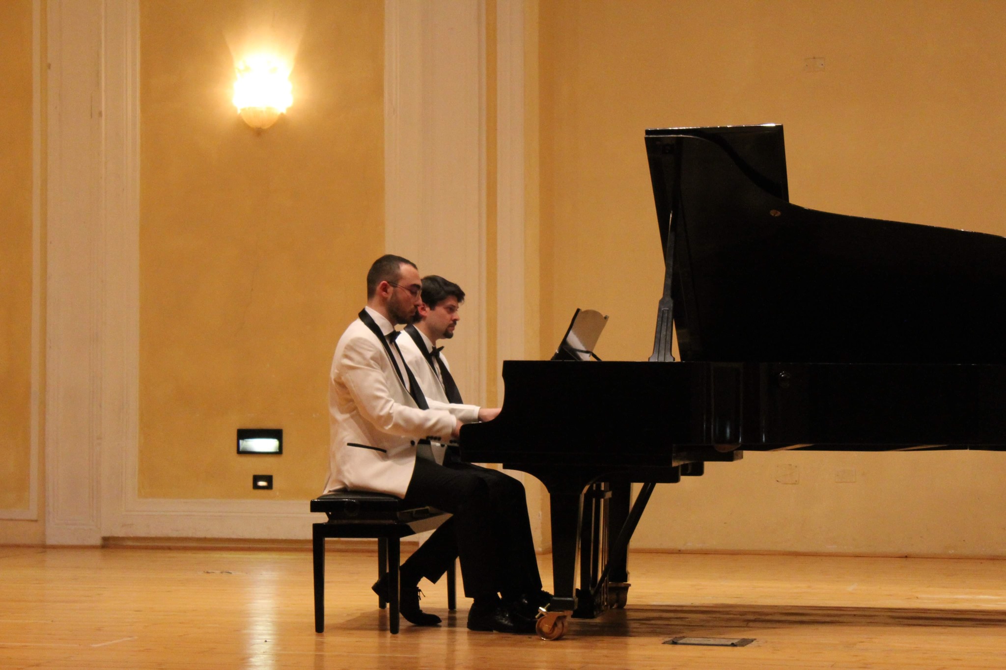 FERDIS Piano Duo at the piano